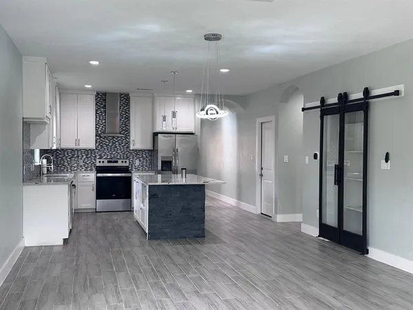 $2,000 | 103 Kikipua, Bastrop, TX 78602