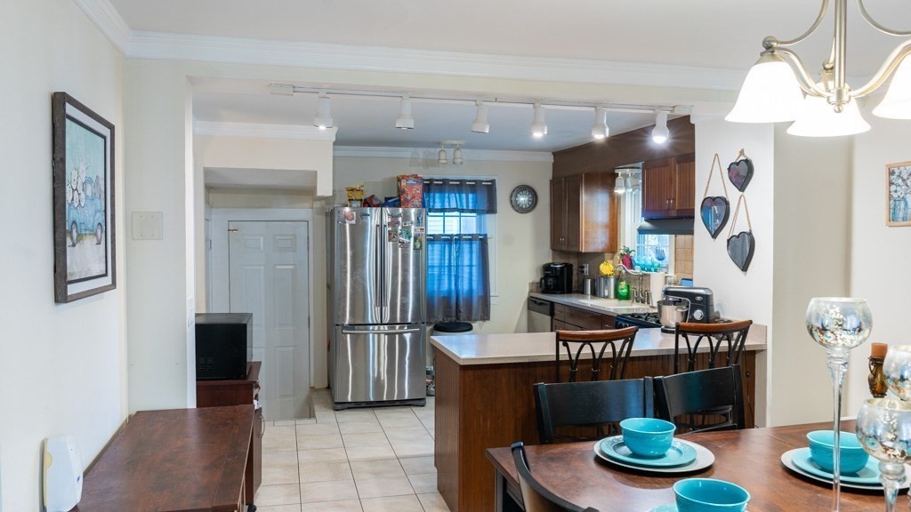 157 Carver Street Springfield, MA 01108 - Photo 3 of 11