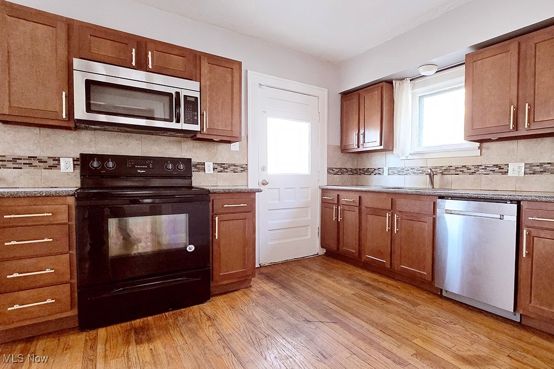 3249 Altamont Road Cleveland, OH 44118 - Photo 6 of 17 Gallery Image 6