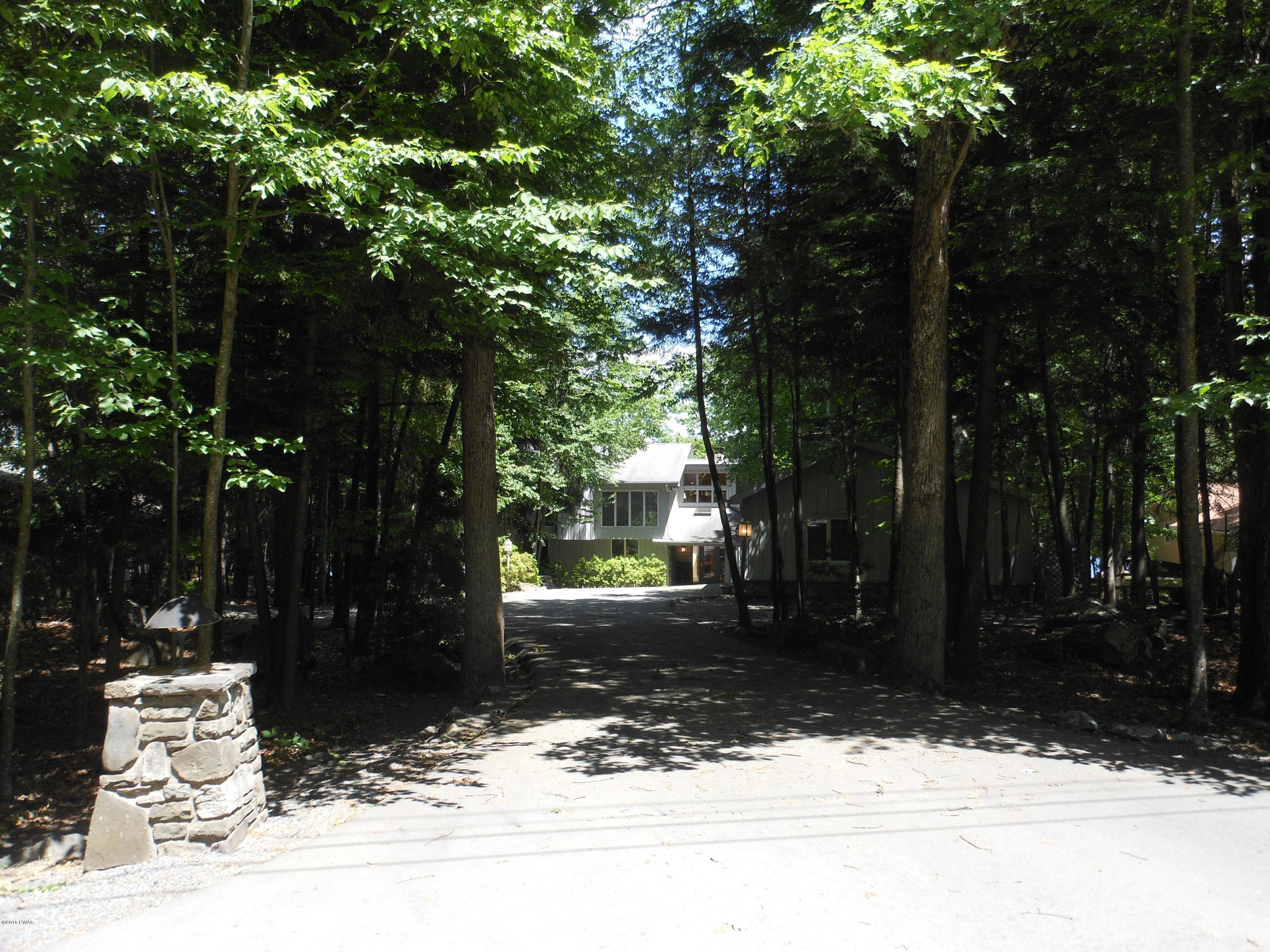117 Heron Bay Road Hawley, PA 18428 - Photo 4 of 63