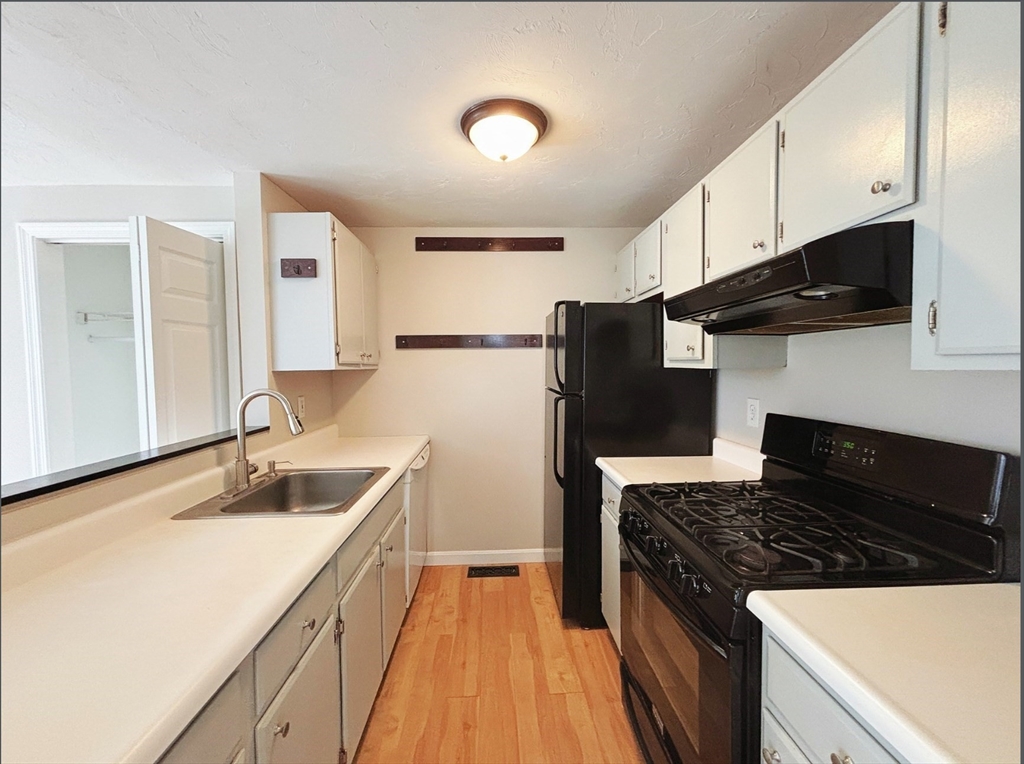 360 Littleton Road, Unit D15 Chelmsford, MA 01824 - Photo 6 of 14