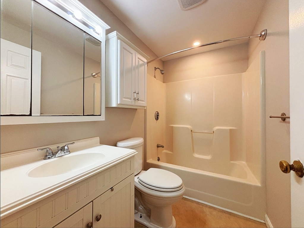 360 Littleton Road, Unit D15 Chelmsford, MA 01824 - Photo 8 of 14