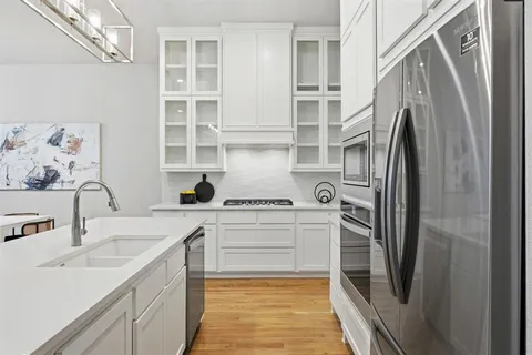 $549,000 | 625 North Tyler Street, Unit 402, Dallas, TX 75208