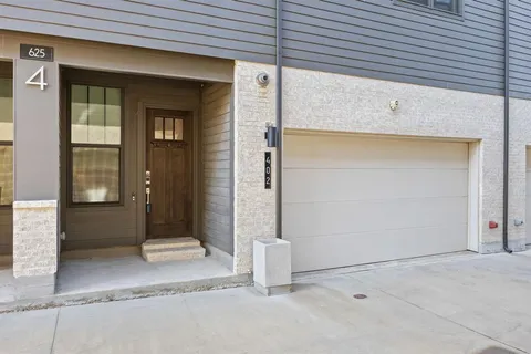 $549,000 | 625 North Tyler Street, Unit 402, Dallas, TX 75208