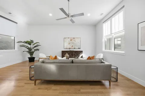 $549,000 | 625 North Tyler Street, Unit 402, Dallas, TX 75208