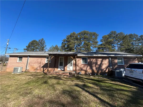 $390,000 | 104-110 White Pine Road, Toccoa, GA 30577