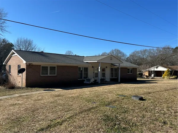 $390,000 | 104-110 White Pine Road, Toccoa, GA 30577