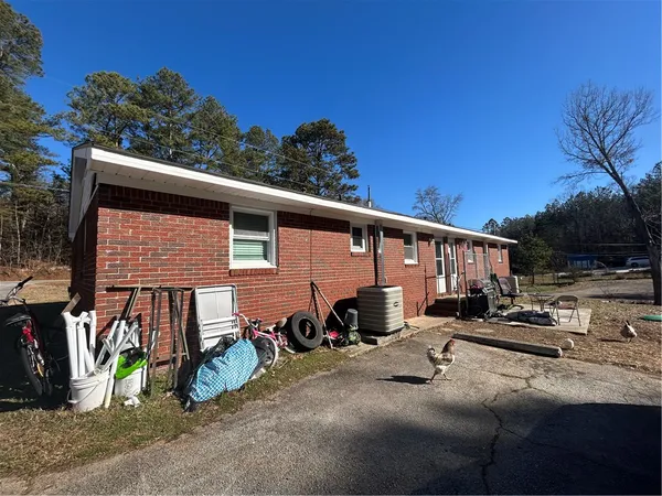 $390,000 | 104-110 White Pine Road, Toccoa, GA 30577