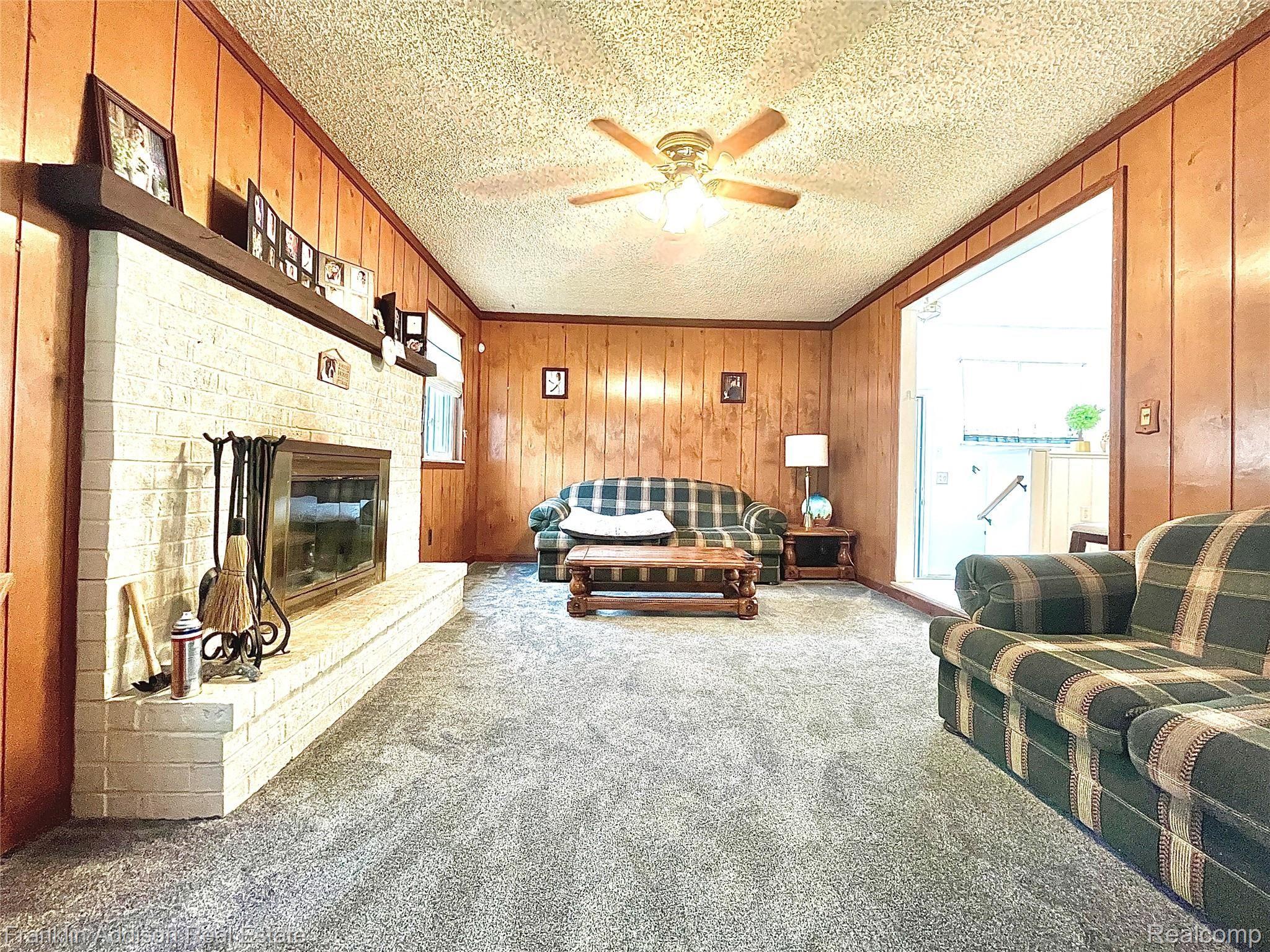 42325 Old Bridge Road Canton, MI 48188 - Photo 10 of 34 IMG_0967.jpg