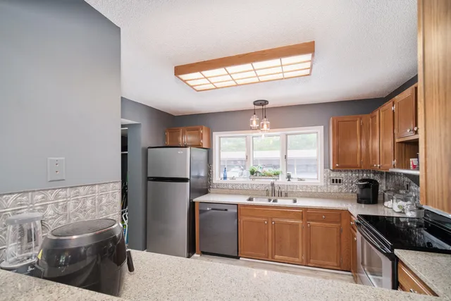 $280,000 | 317 5th Avenue, Unit 8, Manistee, MI 49660