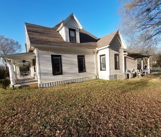 $179,900 | 601 Holbrook Street, Mount Vernon, TX 75457