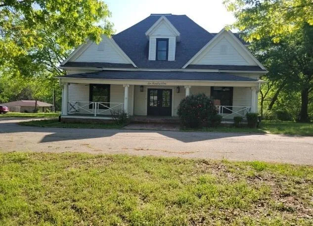 $179,900 | 601 Holbrook Street, Mount Vernon, TX 75457