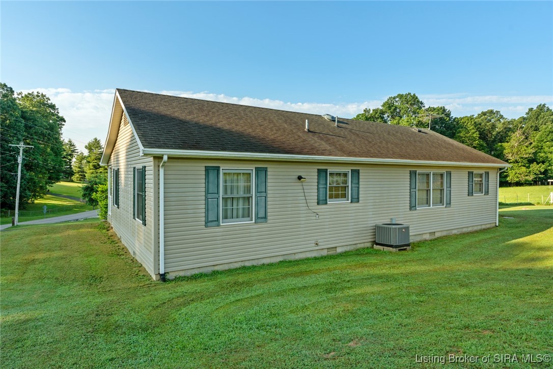 2405 Henriott Road Georgetown, IN 47122 - Photo 8 of 33
