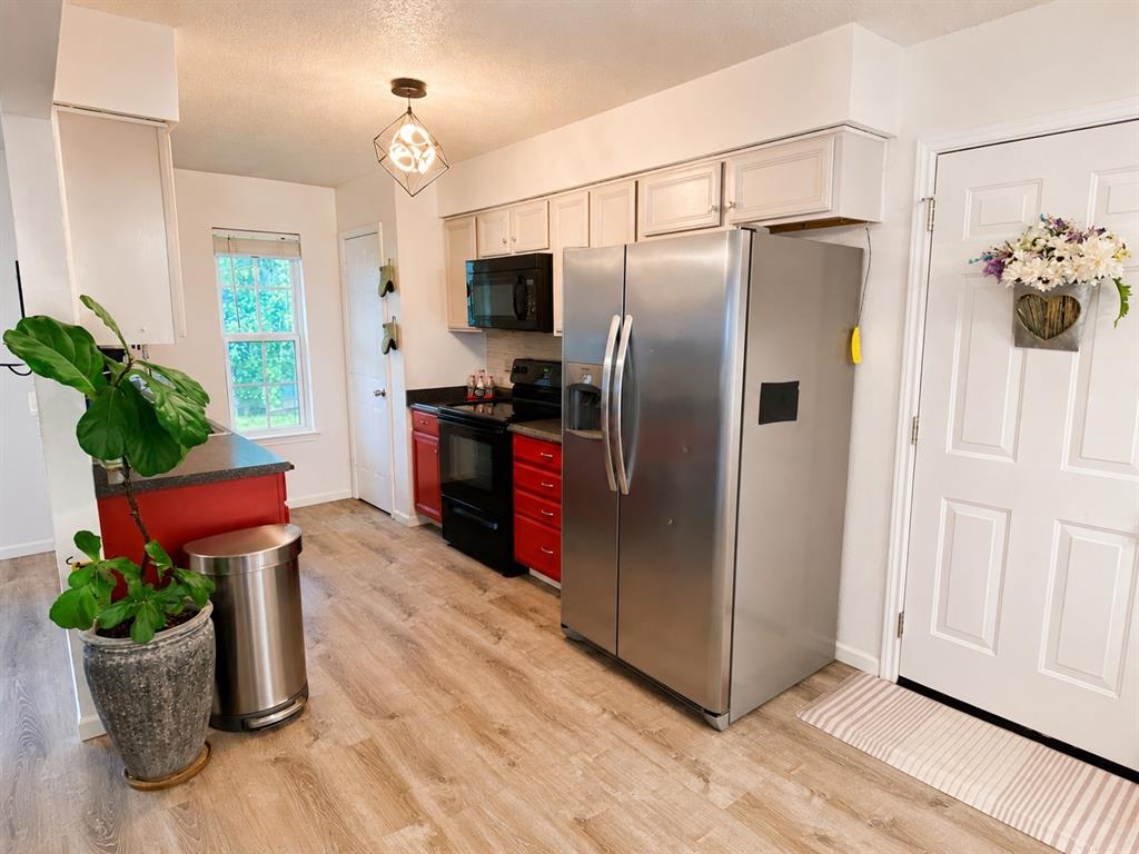 404 Old Mansfield Road Keene, TX 76059 - Photo 8 of 33 Kitchen