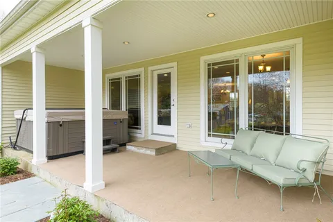 $999,000 | 3 Haines Park Road, Barrington, RI 02806