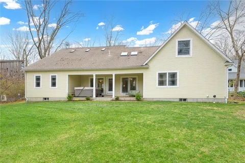 $999,000 | 3 Haines Park Road, Barrington, RI 02806