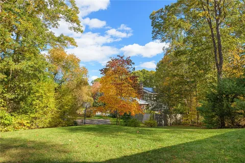 $999,000 | 3 Haines Park Road, Barrington, RI 02806