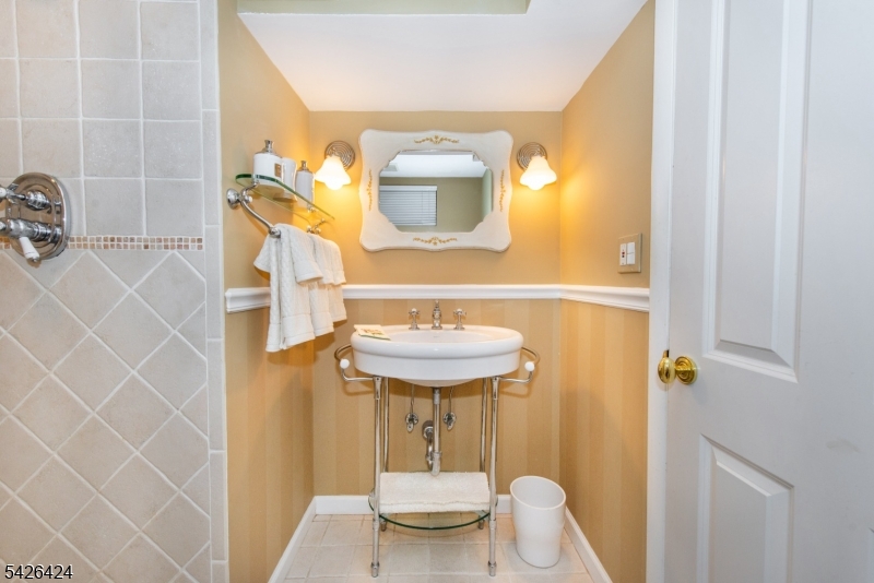 85 Athens Road Short Hills, NJ 07078 - Photo 12 of 35