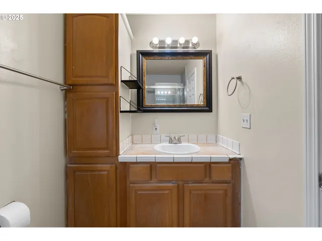 $410,000 | 618 Northeast Faloma Road, Portland, OR 97211