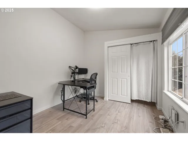 $410,000 | 618 Northeast Faloma Road, Portland, OR 97211