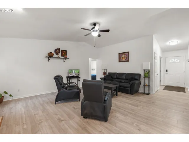 $410,000 | 618 Northeast Faloma Road, Portland, OR 97211