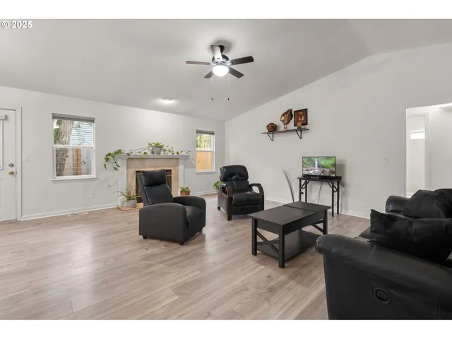 $410,000 | 618 Northeast Faloma Road, Portland, OR 97211