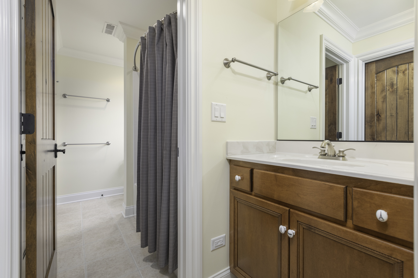 135 East Hillside Road Naperville, IL 60540 - Photo 54 of 64 Gallery Image 54