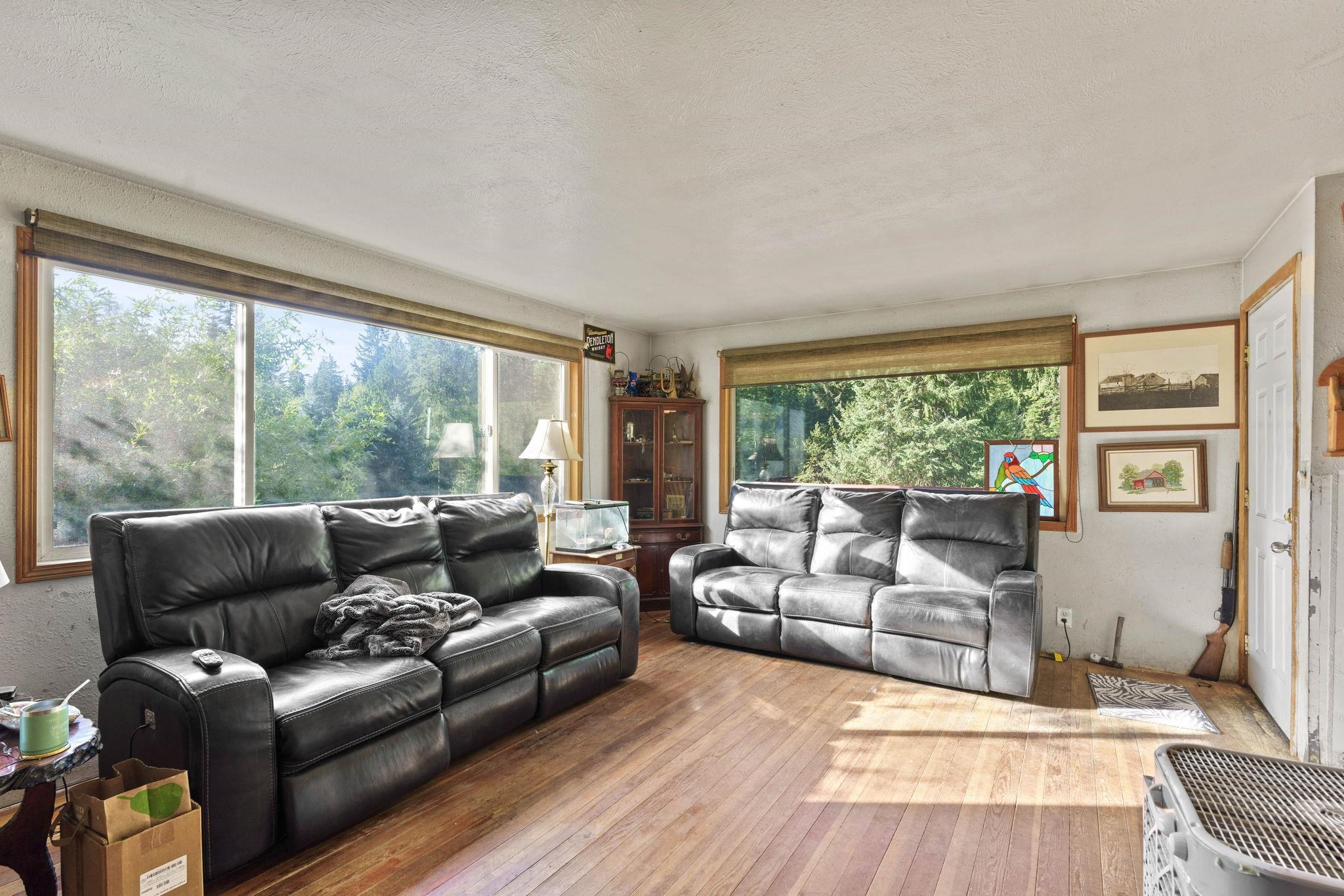 21914 North Travis Road Mead, WA 99021 - Photo 5 of 30