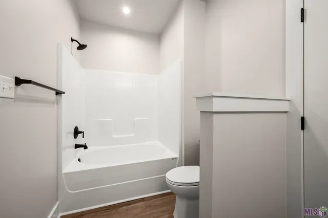 $195,500 | 8007 Arnold Road, Unit 3E, Denham Springs, LA 70726