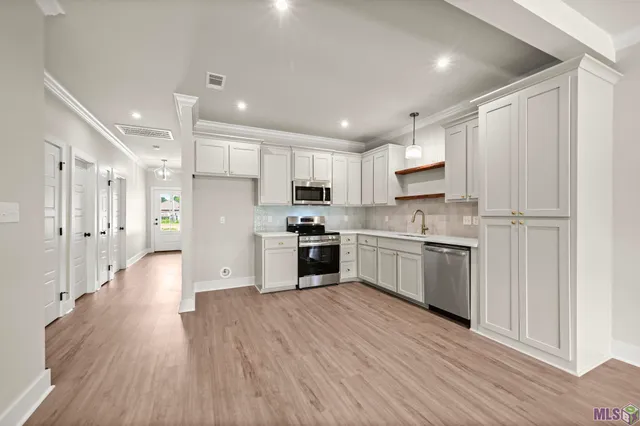 $195,500 | 8007 Arnold Road, Unit 3E, Denham Springs, LA 70726