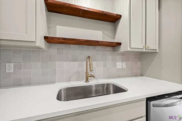 $195,500 | 8007 Arnold Road, Unit 3E, Denham Springs, LA 70726