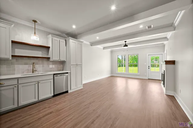 $195,500 | 8007 Arnold Road, Unit 3E, Denham Springs, LA 70726