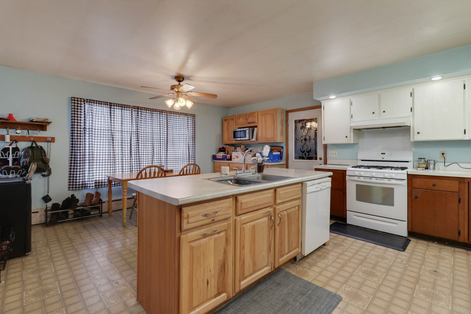 107 East Gridley Road Gridley, IL 61744 - Photo 11 of 35