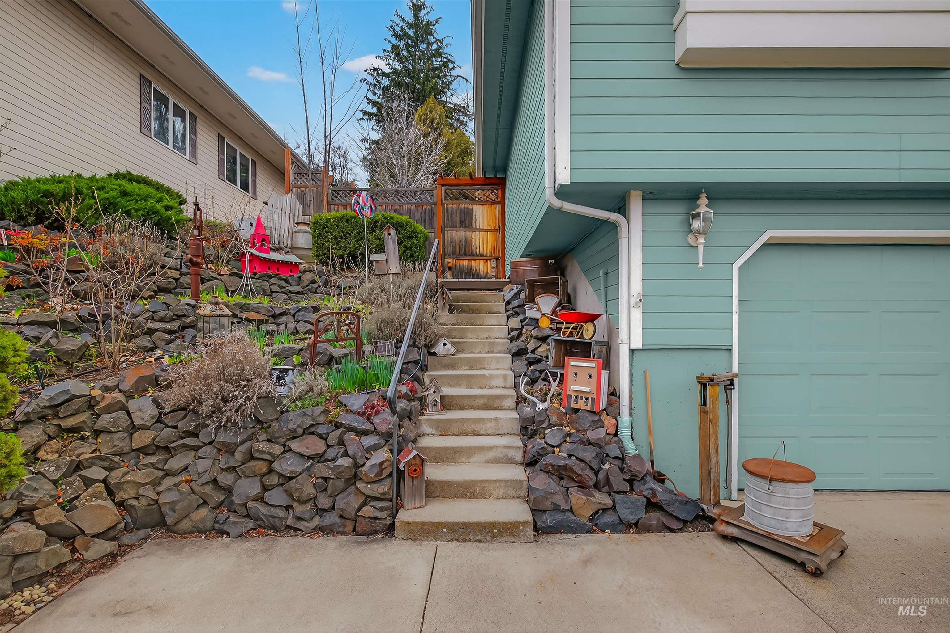 1691 Appaloosa Road Moscow, ID 83843 - Photo 5 of 50