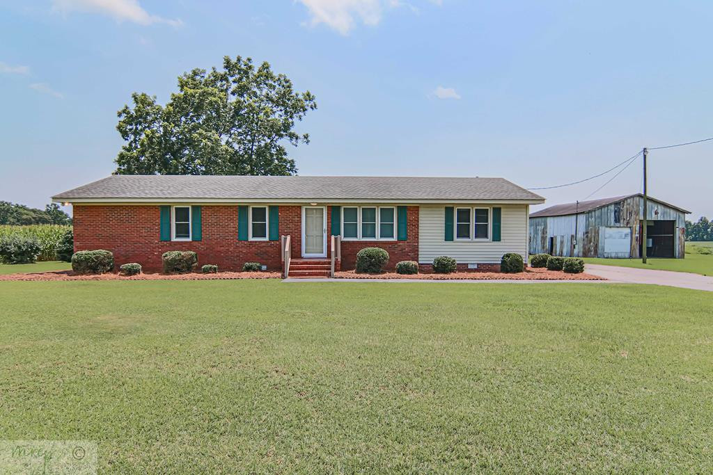 761 Crows Foot Road Mount Olive, NC 28365 - Photo 1 of 36 Main View