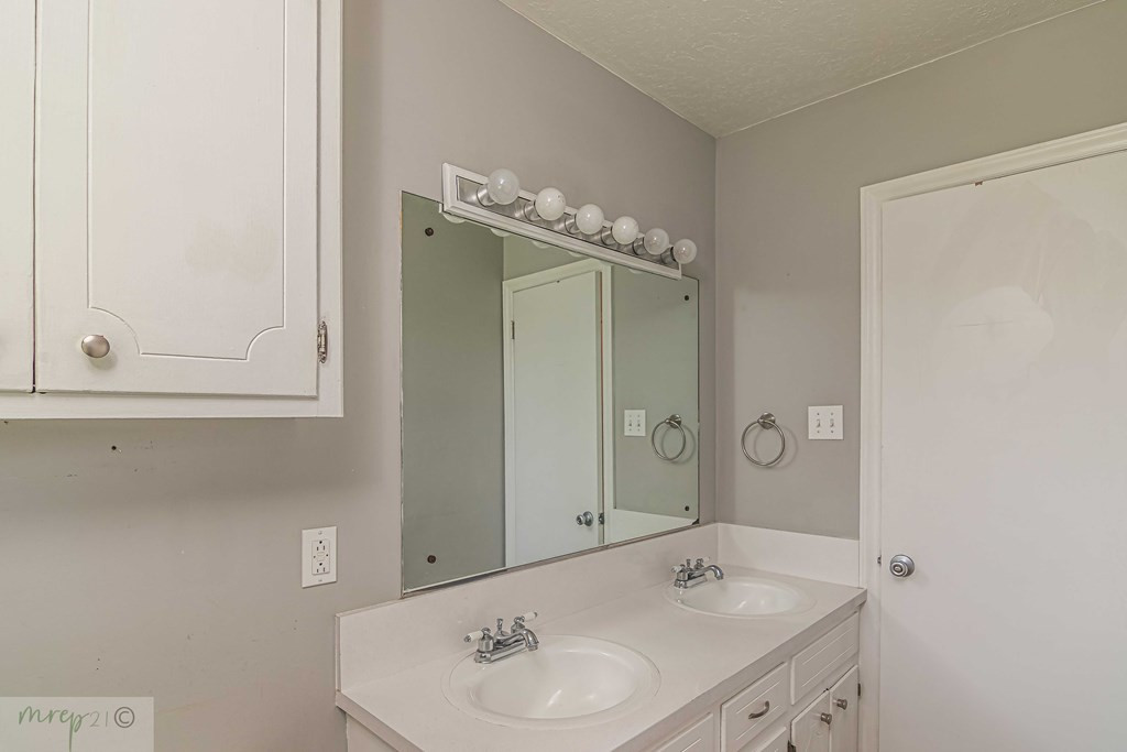 761 Crows Foot Road Mount Olive, NC 28365 - Photo 28 of 36