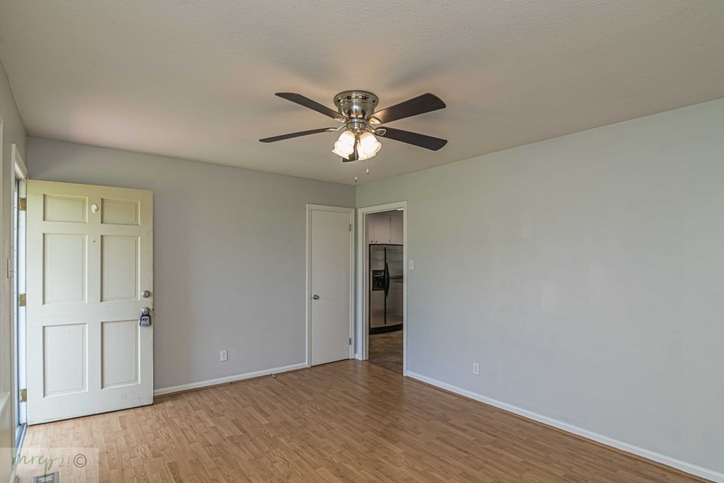761 Crows Foot Road Mount Olive, NC 28365 - Photo 8 of 36