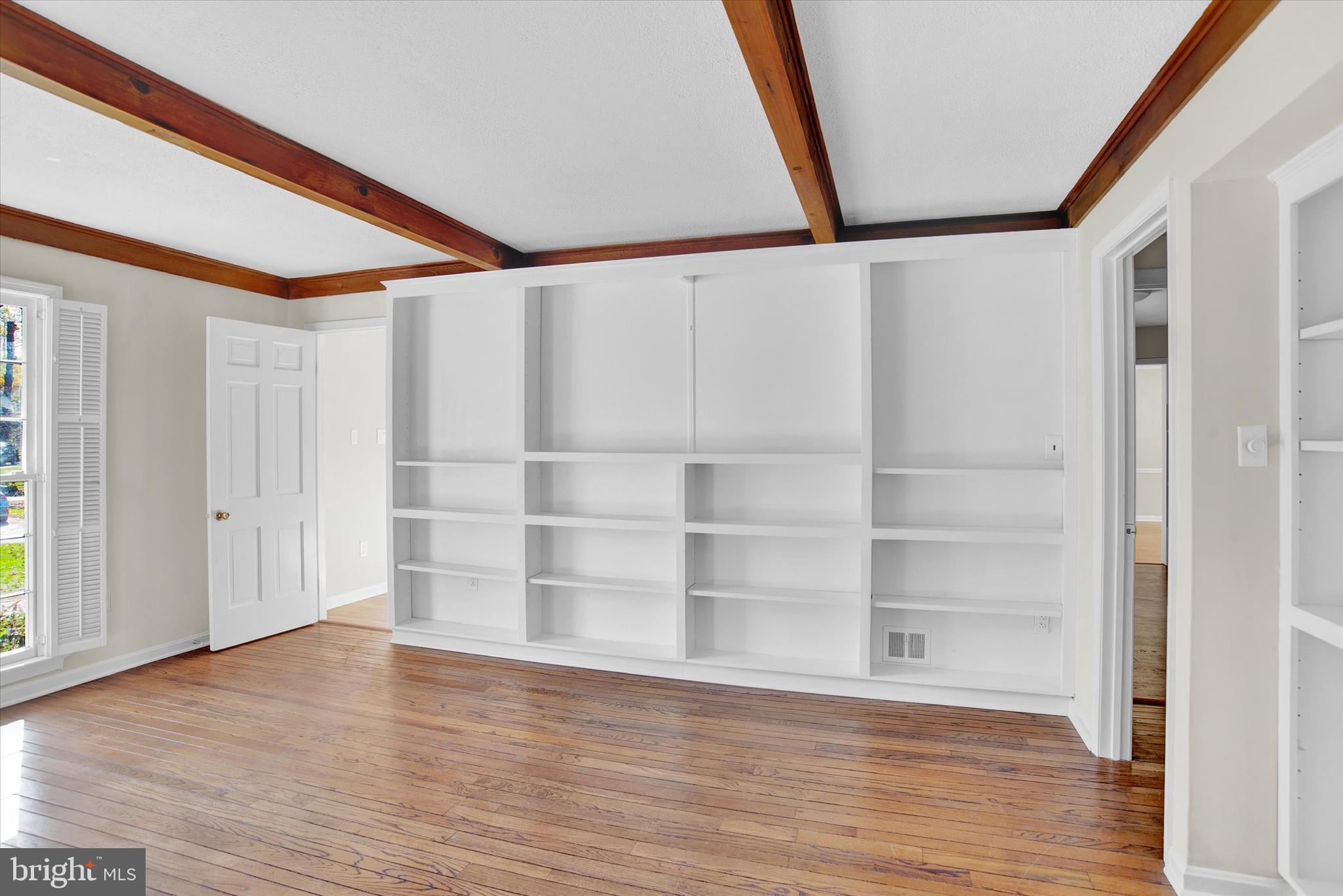 513 Highgate Terrace Silver Spring, MD 20904 - Photo 13 of 34 CUSTOM BOOKSHELVES