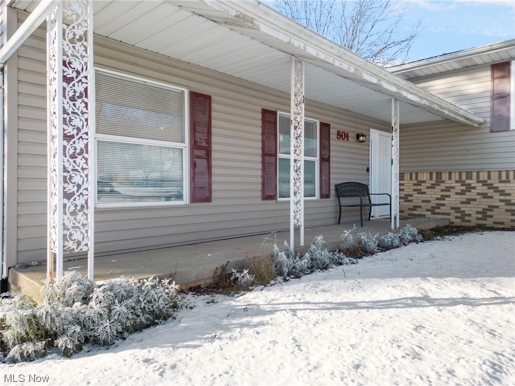 801 Netherwood Avenue Northwest Canton, OH 44708 - Photo 4 of 44 Covered front porch and main entrance