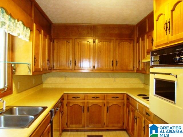303 Hubbard Circle Anniston, AL 36206 - Photo 3 of 34