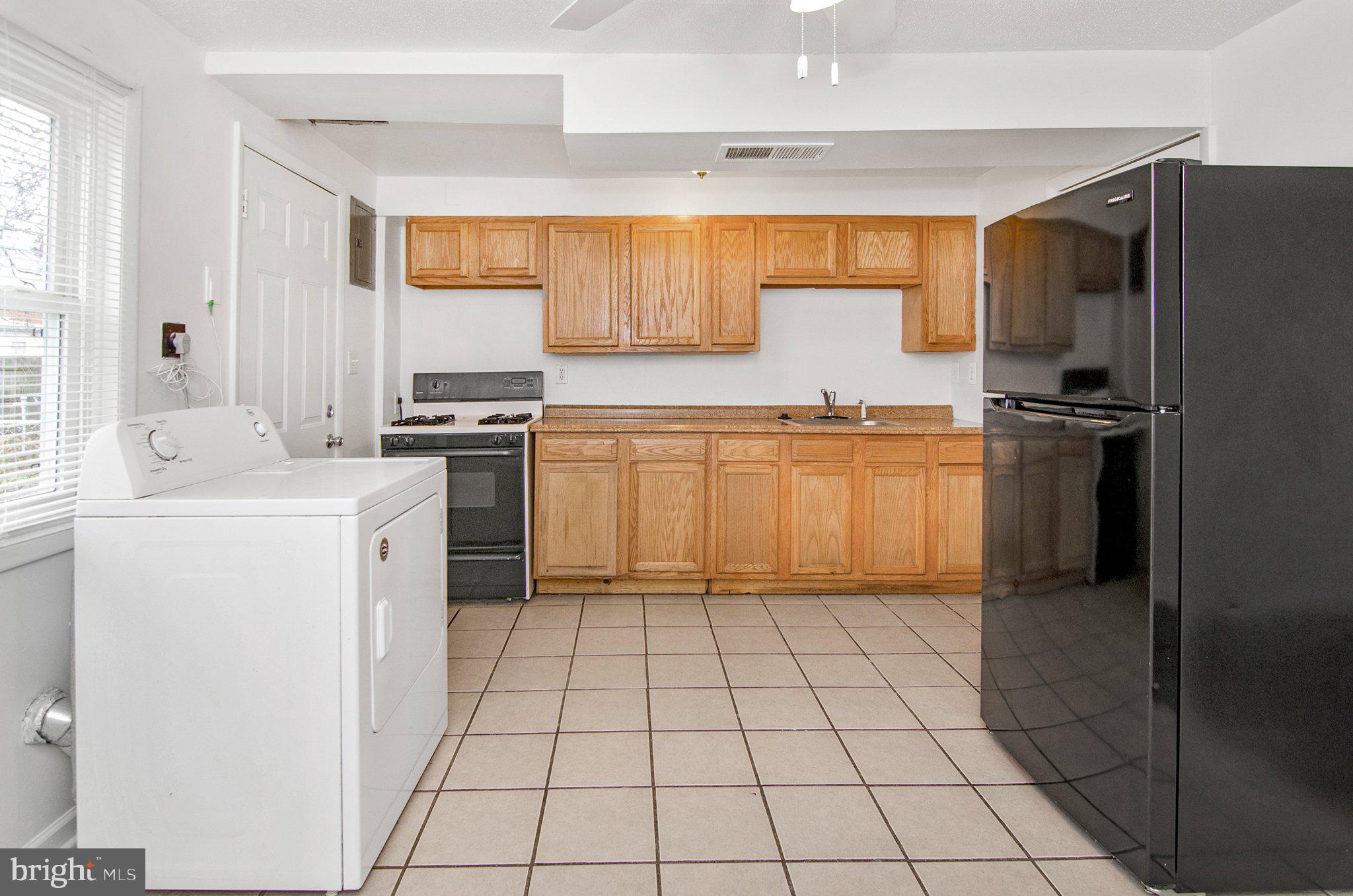 2064 Larkhall Road Baltimore, MD 21222 - Photo 5 of 17 Gallery Image 5