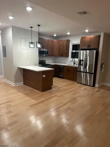 $2,400 | 285 Weequahic Avenue, Newark, NJ 07112