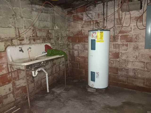 $72,900 | 310 South 17th Street, Terre Haute, IN 47807