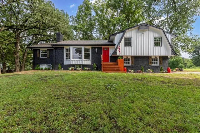 $750,000 | 9319 East 105th Street, Kansas City, MO 64134