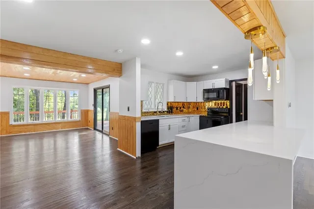 $750,000 | 9319 East 105th Street, Kansas City, MO 64134