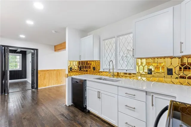 $750,000 | 9319 East 105th Street, Kansas City, MO 64134