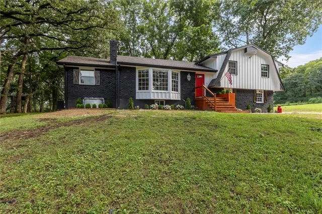 $750,000 | 9319 East 105th Street, Kansas City, MO 64134