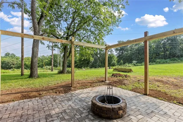 $750,000 | 9319 East 105th Street, Kansas City, MO 64134