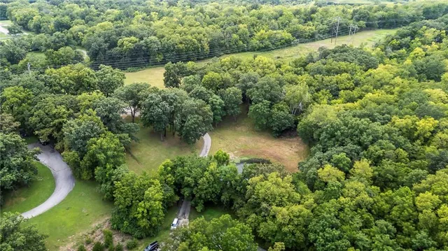 $750,000 | 9319 East 105th Street, Kansas City, MO 64134