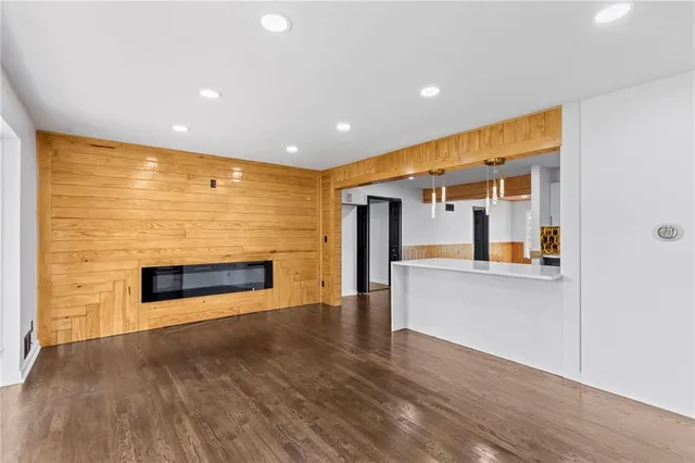 $750,000 | 9319 East 105th Street, Kansas City, MO 64134